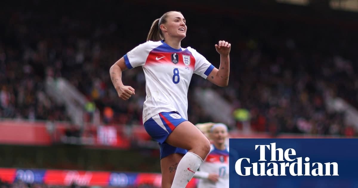 布朗斯与斯坦威领衔英格兰女足2-0冰岛